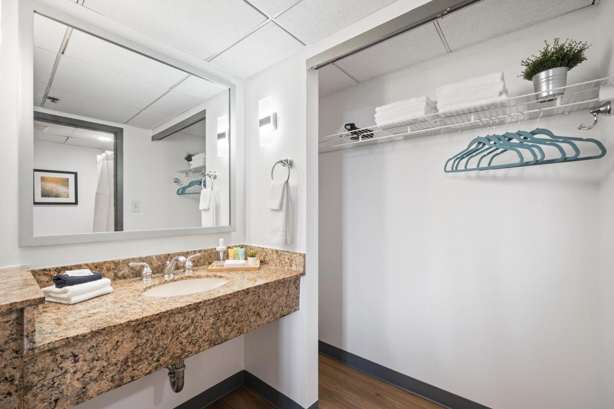 315 Loso Hotel Airport Charlotte Eksteriør bilde